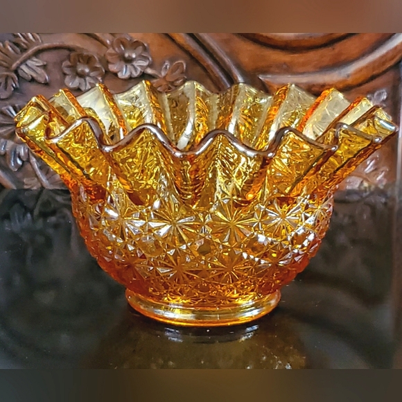Vntg "Daisy and Button" Amber 6" Bowl by L.E. Smith Glass - Picture 6 of 10